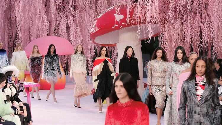 Chanel Haute Couture за пролет-лято 2026: приказка за туид, коприна и красиви багри 