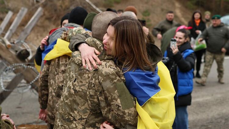 Мирните преговори в Абу Даби: САЩ, Украйна и Русия договориха размяна на 314 пленници