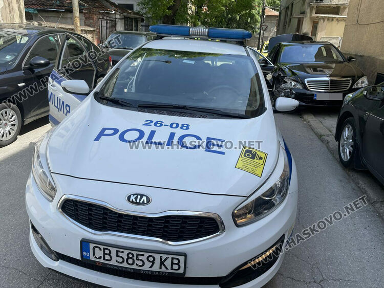 Пиян водач на „Ауди“ се блъсна в „Мерцедес“