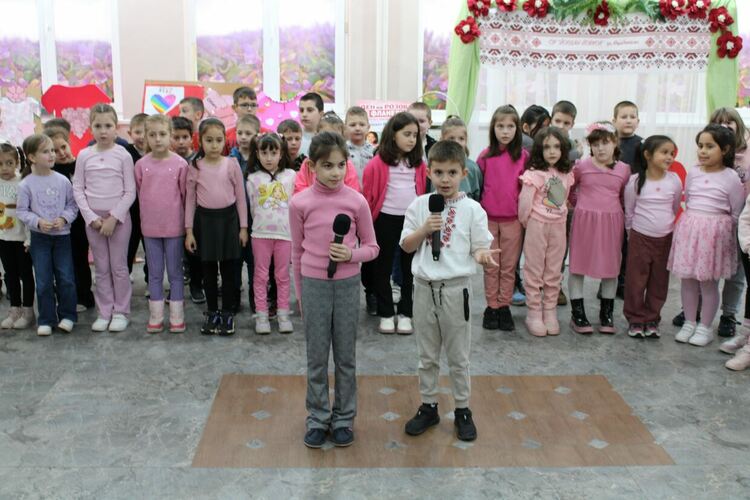 С над 500 розови символа йовковци казаха „Не“ на агресията в училище