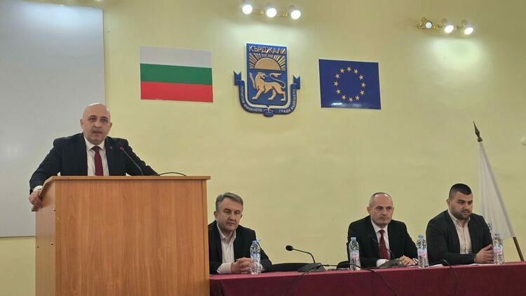 Общински съветници от Кърджали са номинирани за депутати на разширените заседания на ДПС в областта