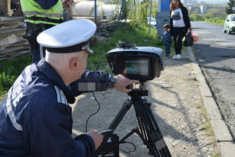 Специализирана операция на полицията в Кърджалийско, провериха 1203 автомобила
