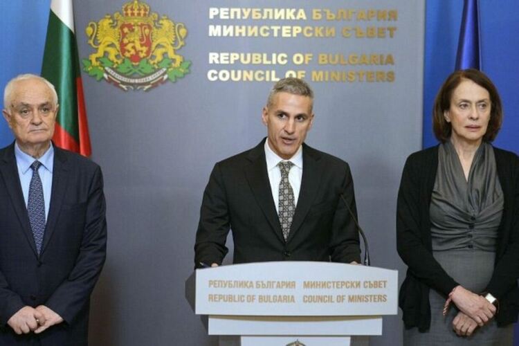 МС: Няма пряка опасност за България, не трябва да се допуска паника и „румънски сценарий“
