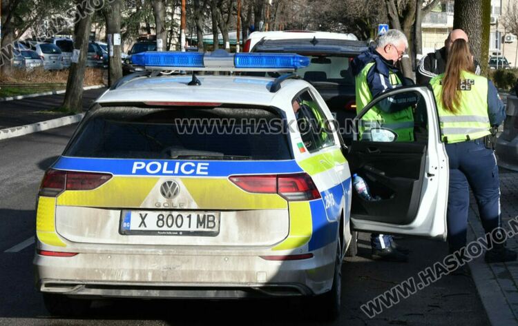 Две издирвани коли са открити в Свиленград