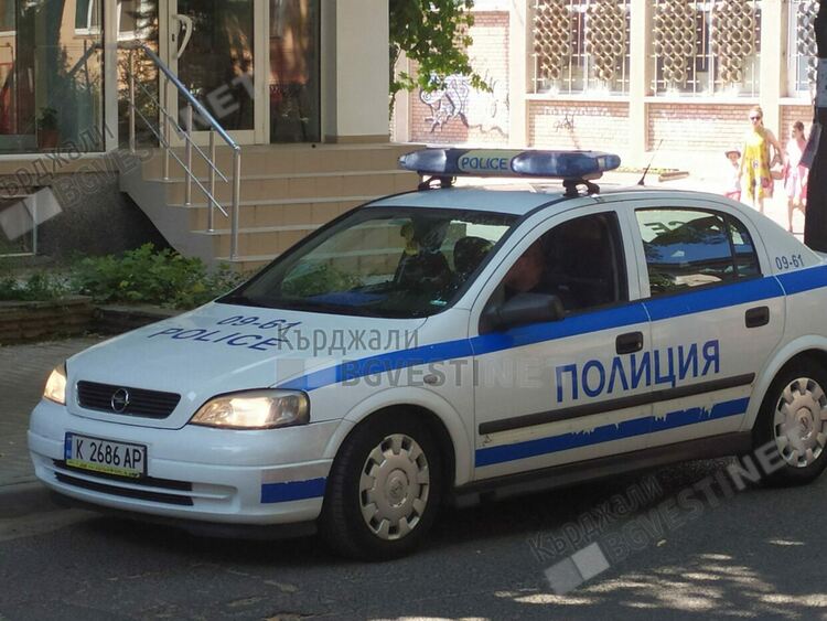 Полицейски новини:Откриха боен арсенал в апартамент в Кърджали при смяна на собственика