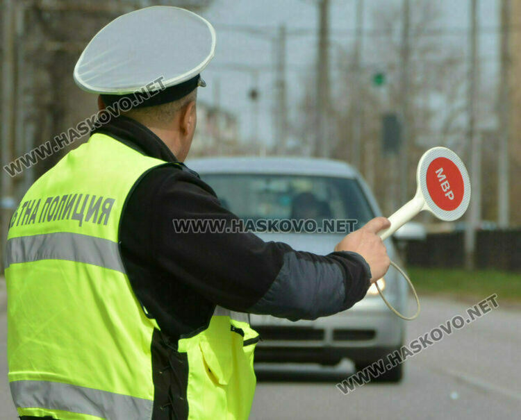 Задържаха двама дрогирани шофьори 