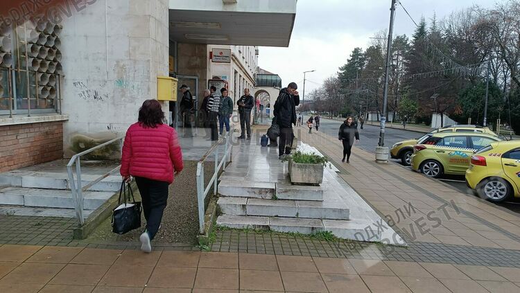 45 669 пенсионери в областта ще получат по 50 евро за Великден, 16 063  души-по 20 евро