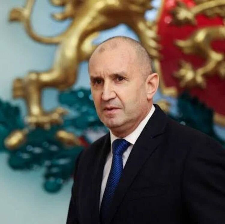 „Прогресивна България“ на Румен Радев печели убедително изборите според екзитпуловете