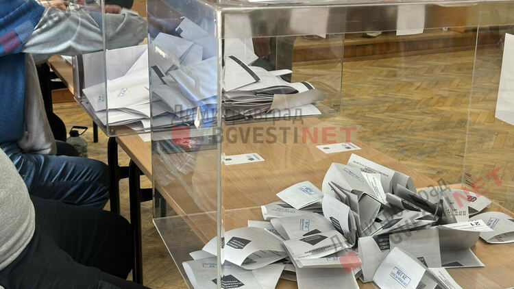Избирателната активност в България расте през изборния ден: до 34% към 14:00 часа според екзитполовете