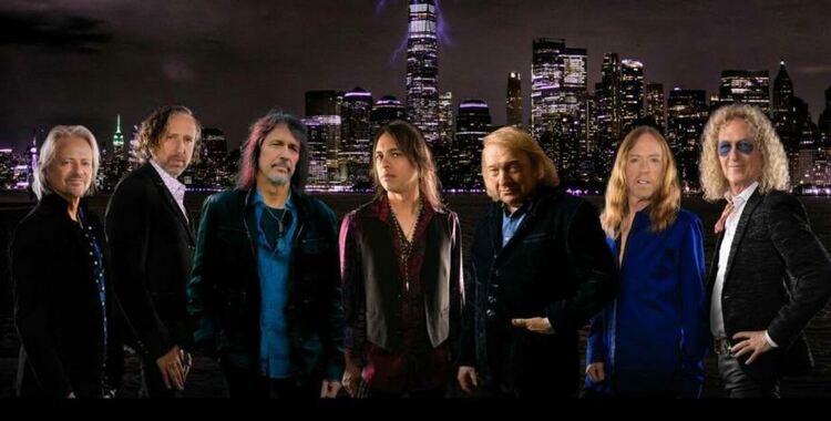 Foreigner споделиха лайв видеото „Feels Like The First Time“