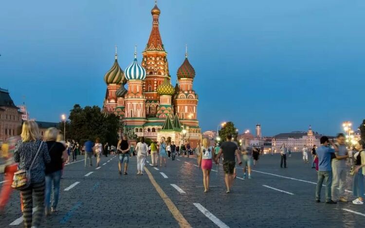 Атаки с дронове и блокиран интернет парализираха Москва