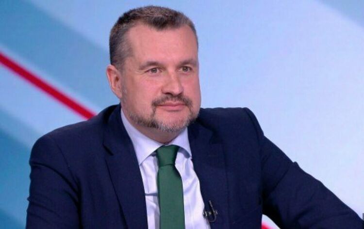 Калоян Методиев: Кабинетът е 50% на Радев и 50% на Пеевски