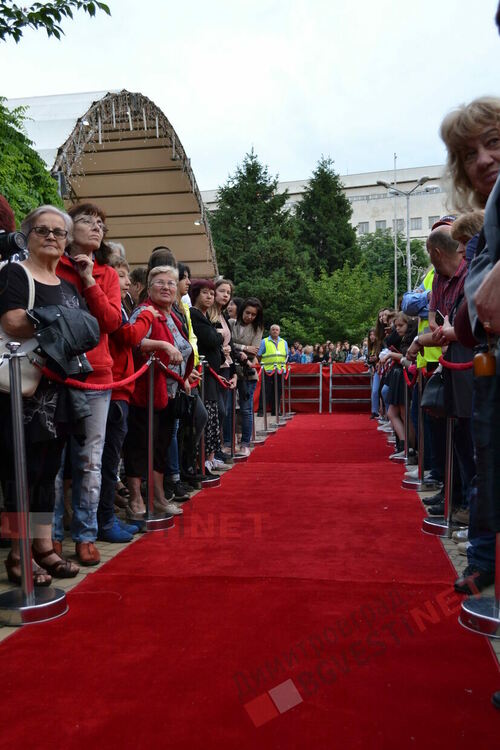 По Червеният килим ще премине Випуск 2026: Четири училища дефилират в три бални вечери в Димитровград