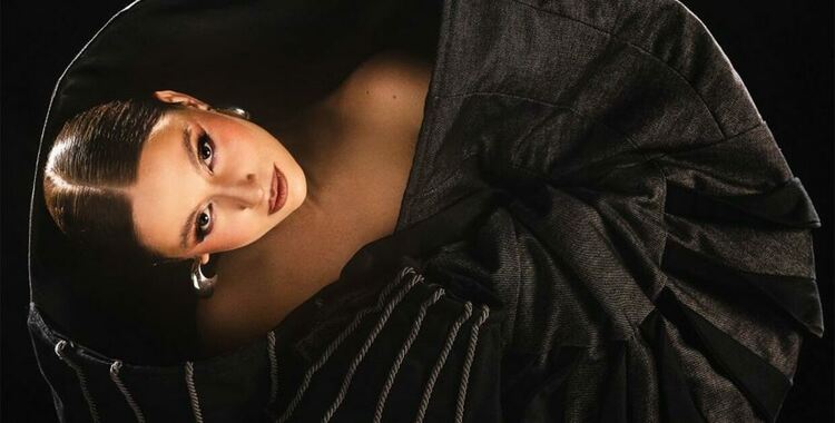 Михаела Маринова представя първата песен от нова трилогия