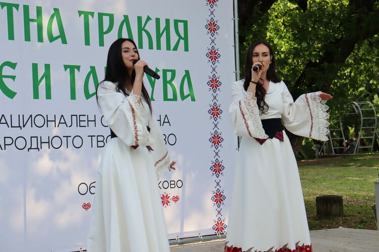 Първото кръшно хоро на „Китна Тракия пее и танцува“ се изви с Бисера и Лидия
