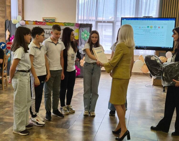 Отборът на ОУ „Иван Вазов“ – Смолян с престижно второ място на националната викторина „Да запазим децата на пътя“