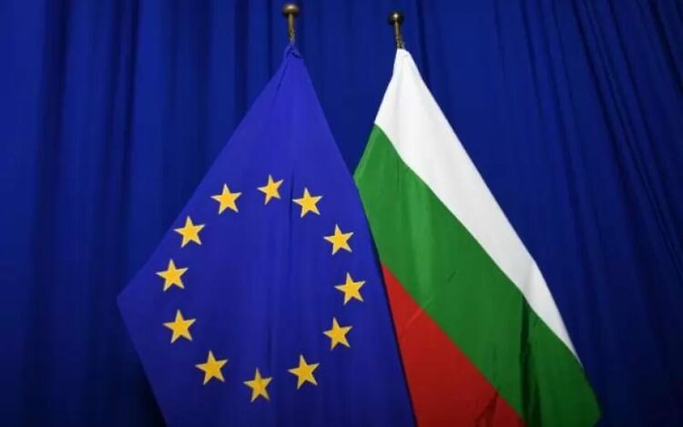 ЕК: Българската икономика се забавя и държавният дълг се увеличава