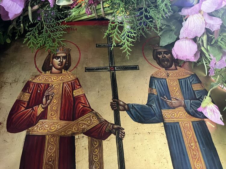 Литургия и курбан за здраве в църквата „Св. Св. Константин и Елена“ в с. Крепост