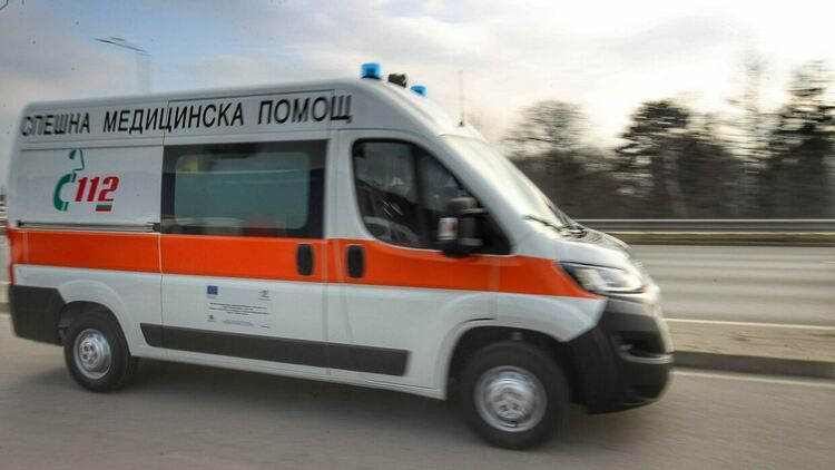 Трима души пострадаха при катастрофа по пътя Смолян – Стойките