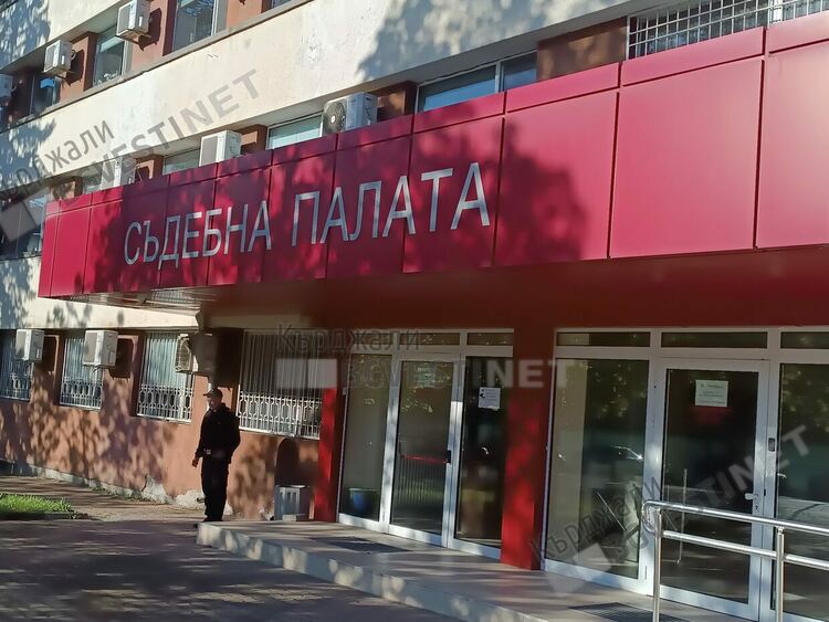 Кърджалийка осъди Община Кърджали за обезщетение от 12 000 евро за потрошено коляно на неравен тротоар