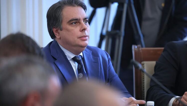 Асен Василев: Ако не можете да вържете бюджета, тръгвайте си и дайте на някого, който може