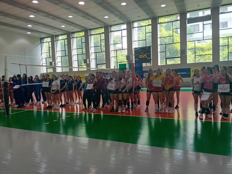 В Смолян започнаха финалите на Ученическите игри по волейбол за девойки