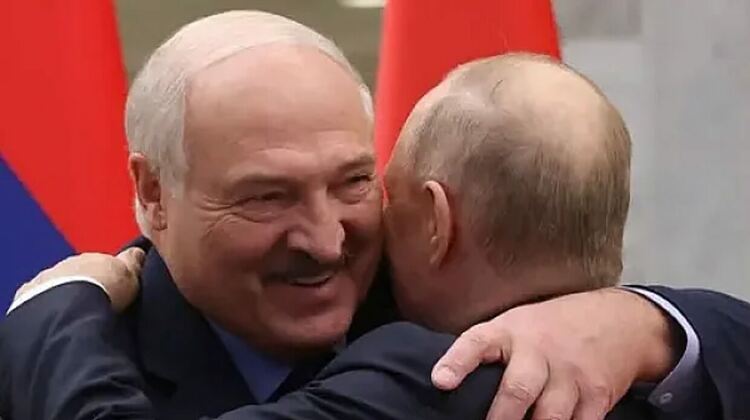Метаморфозата на Лукашенко: Променящи се нагласи към Украйна