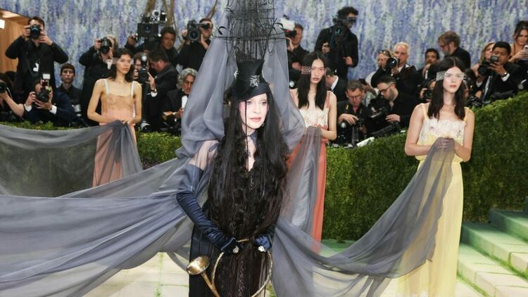 И Madonna направи песен за Световното с Feid