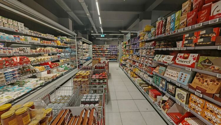 КНСБ: Малката потребителска кошница е поскъпнала с близо 9% за година, а от декември досега - с 6.5%
