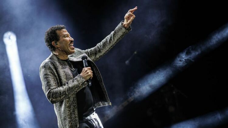 Lionel Richie се завърна на сцената след здравословния проблем 