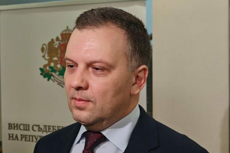 Със закон премахват „вечните началници“ в съдебната власт