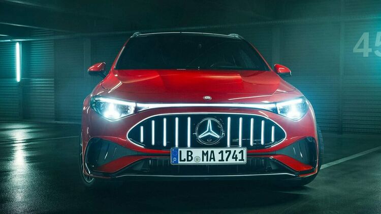 Mercedes-AMG CLA 45 се завръща като електромобил с три мотора и 680 к.с.