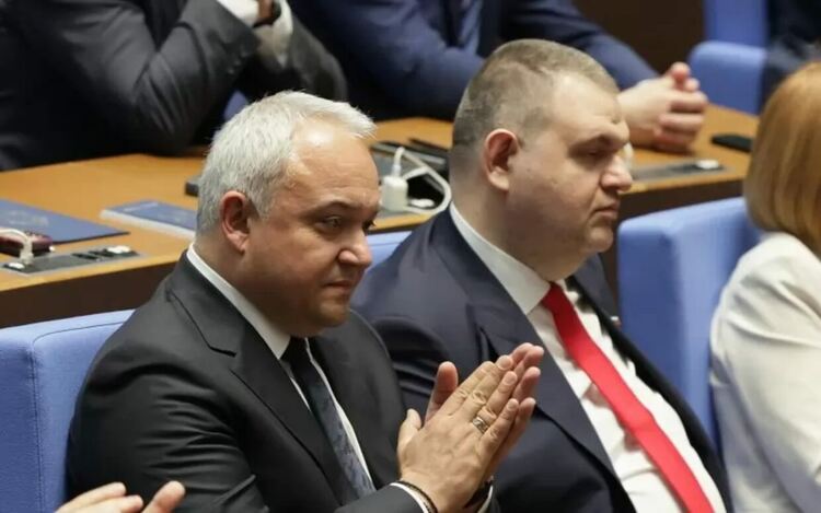 Демерджиев вкара справка за пътуванията на Пеевски в парламента