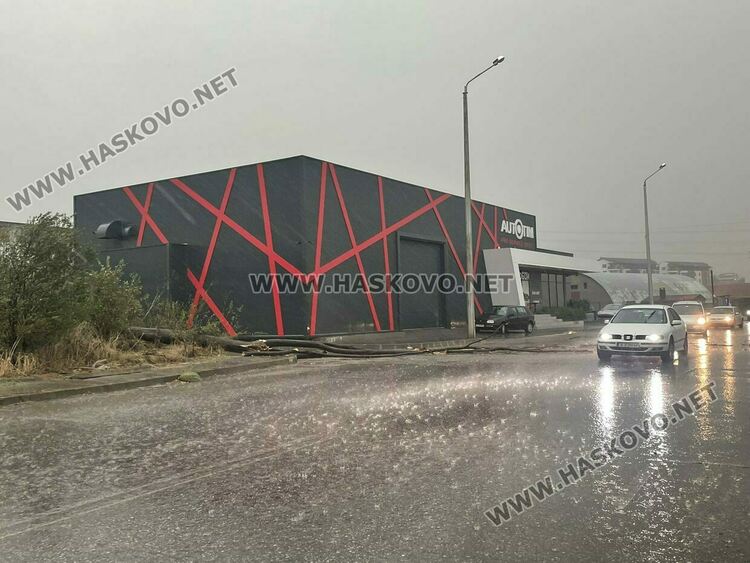 Облаци и предпоставки за бури и градушки следобед