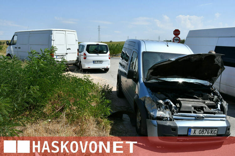 Четири автомобила катастрофираха край Хасково